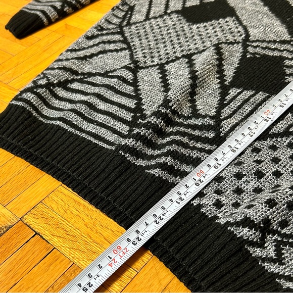 Editions Gray Black Checkered Picasso Style Collared Woman’s Small Sweater - Picture 3 of 5